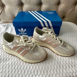 NEW IN BOX: Adidas Women’s Retropy E5; 9; owhite/bliora/alumin